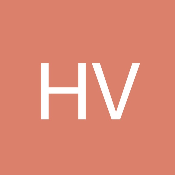 Profile Picture of Hani Varde (@hanivarde907) on Poshmark