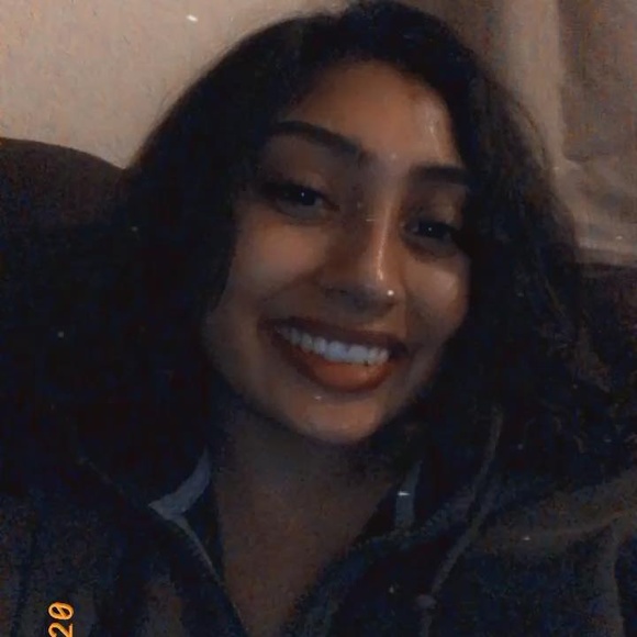 Profile Picture of Sophia Brucato (@fiabru98) on Poshmark