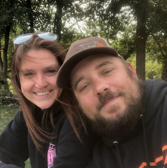 Profile Picture of Lisa Murdoch (@lmurd25) on Poshmark