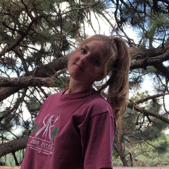 Profile Picture of Anna Halfpenny (@annahalfpenny) on Poshmark