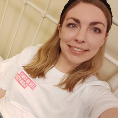 Profile Picture of Michelle Hayes (@mhayes1989) on Twitter