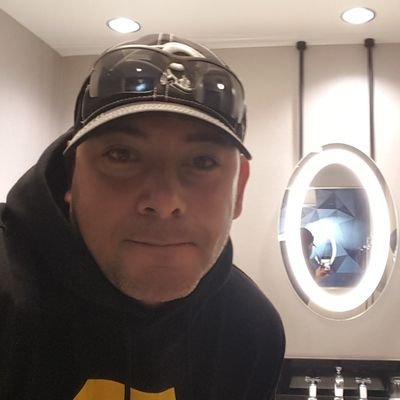 Profile Picture of Lonnie Marshall (@LonnieM69876798) on Twitter