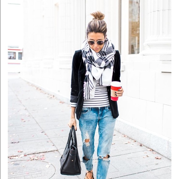 Profile Picture of Yu Chang (@c97152010) on Poshmark