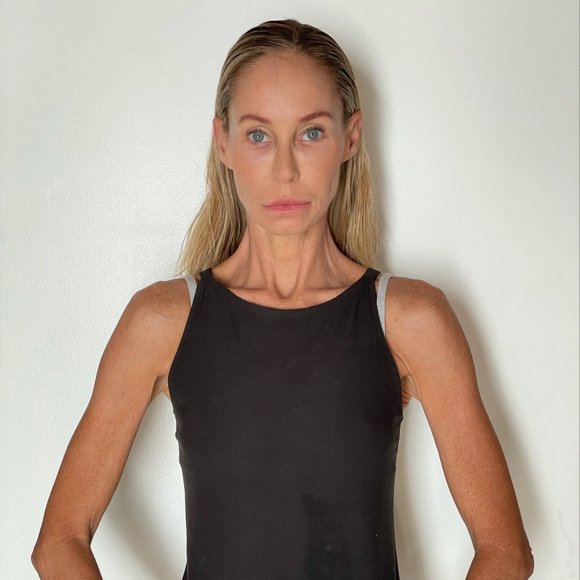 Profile Picture of Stephanie Maner (@anskin1) on Poshmark