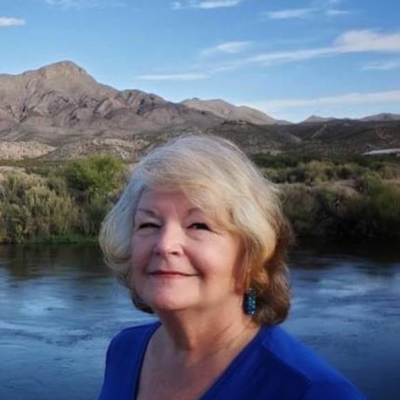 Profile Picture of Jillian Wheeler (@jillianwheel39) on Poshmark