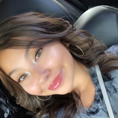 Profile Picture of Alina Hernandez (@Alina_ruby30) on Twitter