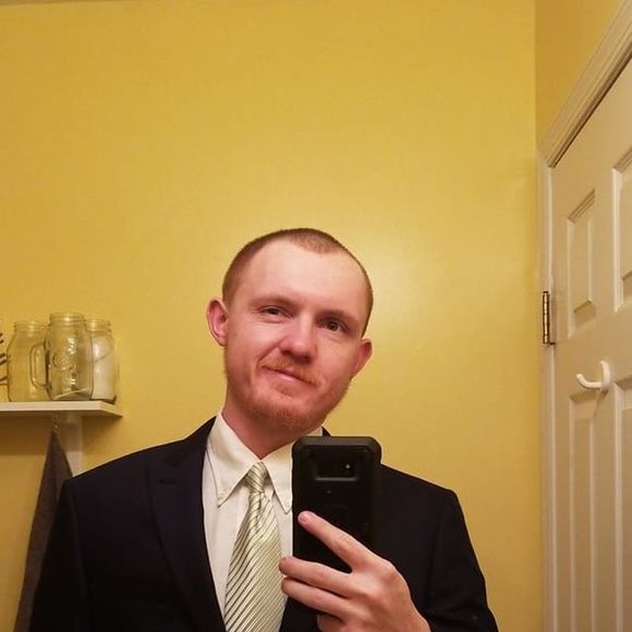 Profile Picture of Josh Boyer (@joshboyer95) on Poshmark
