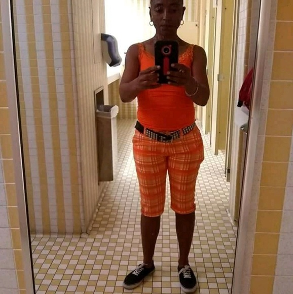 Profile Picture of Paula Harmon (@paulaharmon) on Poshmark