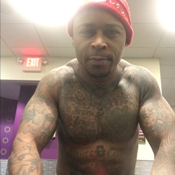 Jon Redman - Poshmark Profile Picture of Jon Redman (@biggboii22) on Poshmark