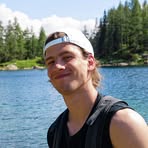 Profile Picture of Daniel Suk (@daniel.suk.3557) on Facebook