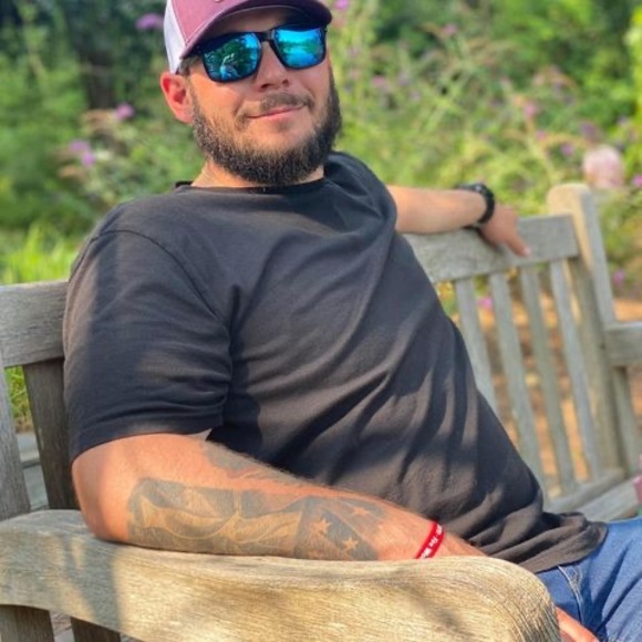 Profile Picture of Zachary Huff (@zhuff1) on Poshmark