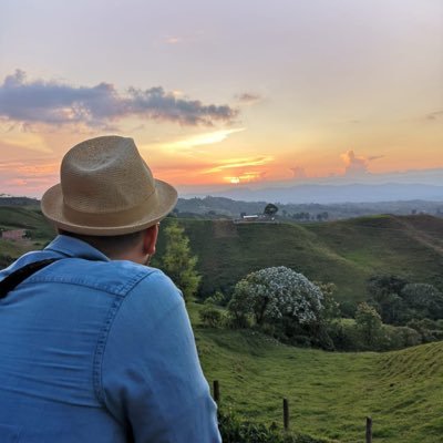 Profile Picture of MikeCadena (@CadenaMike) on Twitter