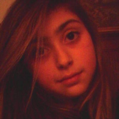 Profile Picture of Julia Orsini (@juliaorsini2002) on Twitter