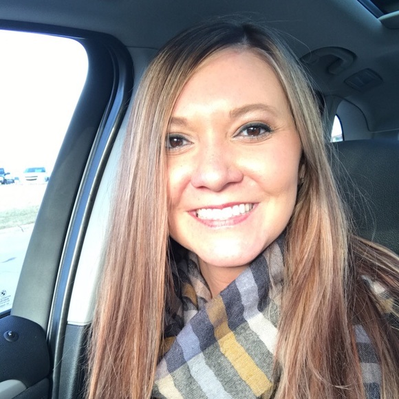 Profile Picture of Whitney Dailey (@thedaileylife) on Poshmark