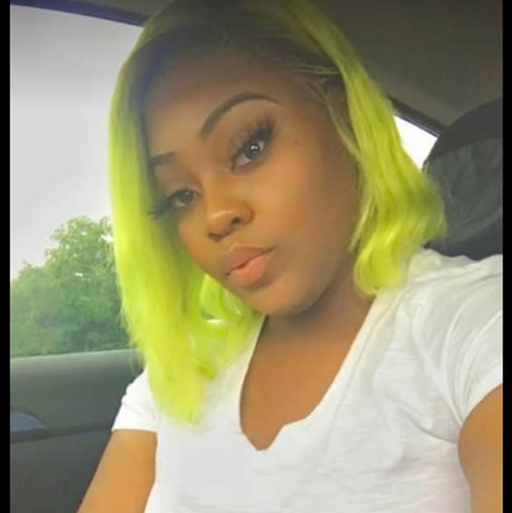 Profile Picture of Samara Holifield (@peachesho23) on Poshmark