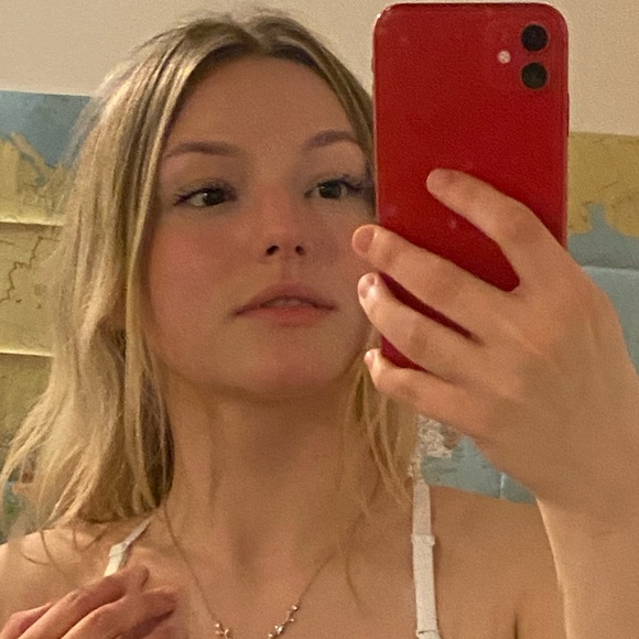 Profile Picture of Payton Rands (@paythepirate) on Poshmark
