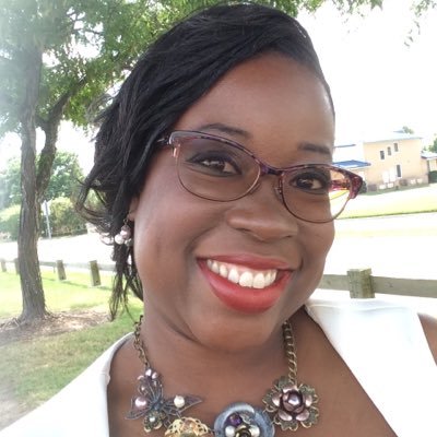 Profile Picture of Robin Wiggins (@MzRobinWiggins) on Twitter
