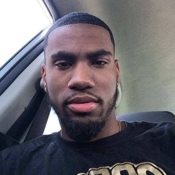 Profile Picture of Miko Nelson (@demikonelson) on Poshmark