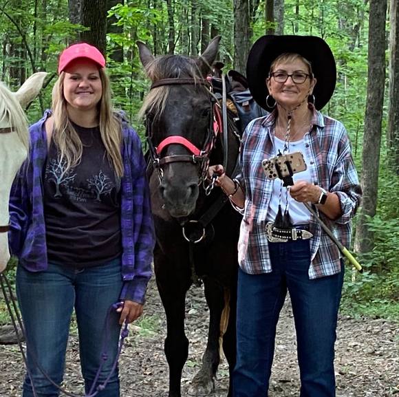 Profile Picture of Diane Menchhofer (@dsmenchhofer) on Poshmark