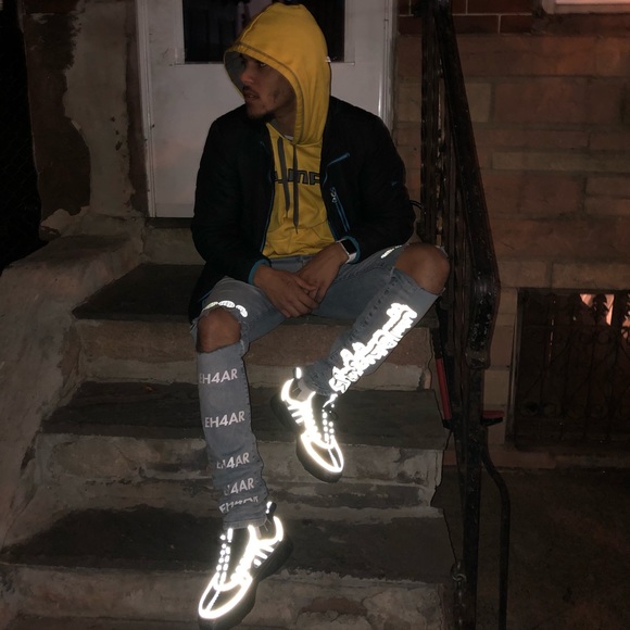 Profile Picture of Lawrence Daniel (@larr_d11) on Poshmark