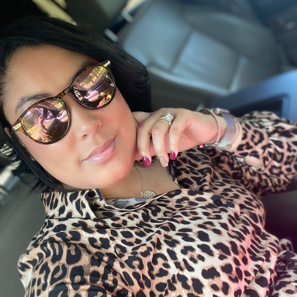 Profile Picture of Dee Marshall (@deemarshall494) on Poshmark