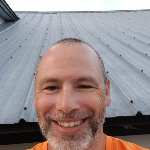 Profile Picture of Jeff Null (@jeff_null) on Poshmark