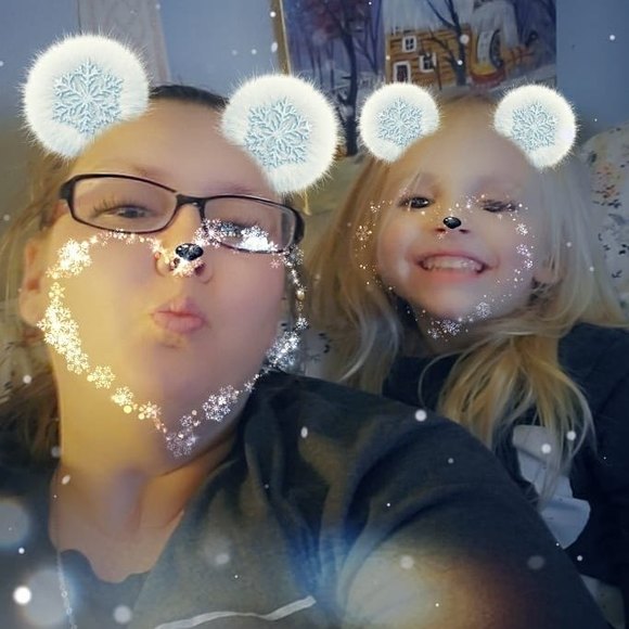 Profile Picture of Amanda Fournier (@babygirl042811) on Poshmark