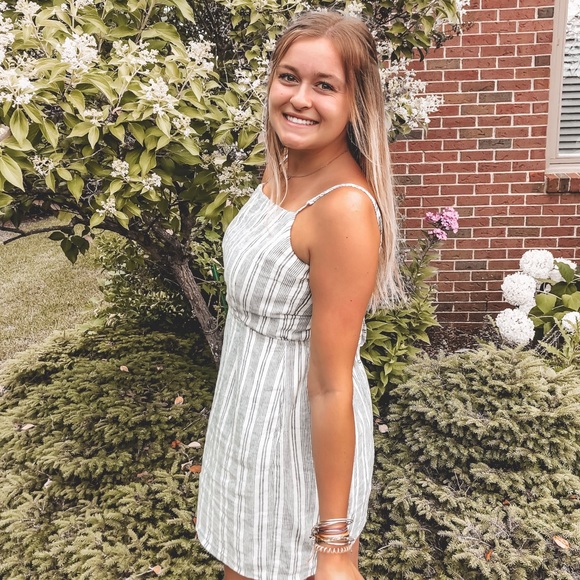 Profile Picture of Madeline Henrie (@madelinehenrie) on Poshmark