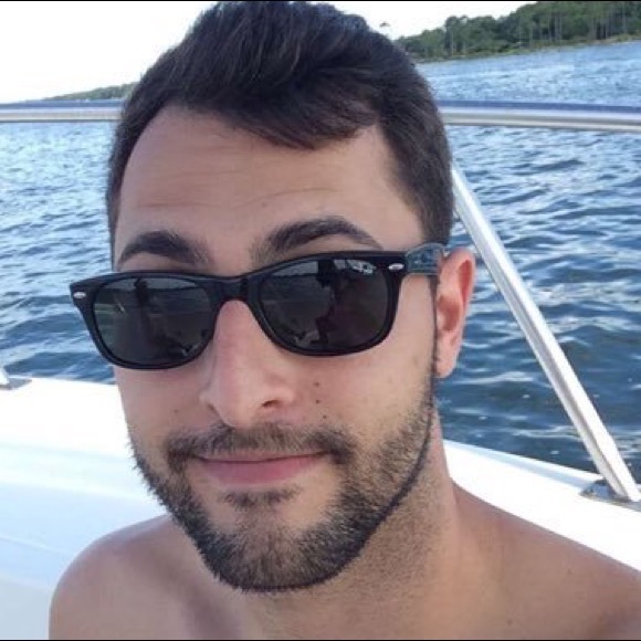 Profile Picture of Andrew Dewitt (@dewittah) on Poshmark