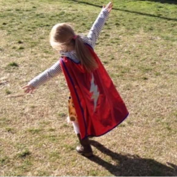 Profile Picture of Lori Schmalkuche (@loriellen77) on Poshmark