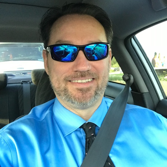 Profile Picture of Ken Cook (@kenkatie1) on Poshmark