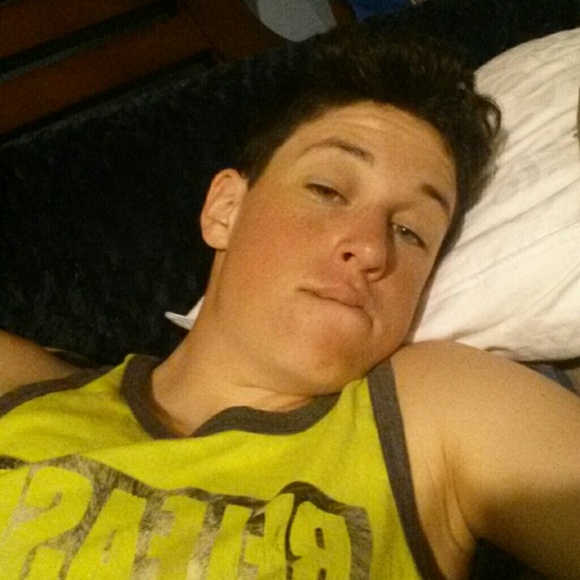 Profile Picture of Scott Shingleton (@scootydabooty) on Poshmark