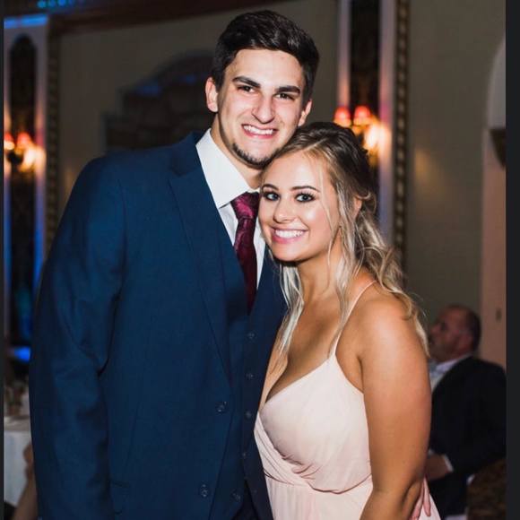 Profile Picture of Dianna Bindelli (@dianna_b) on Poshmark