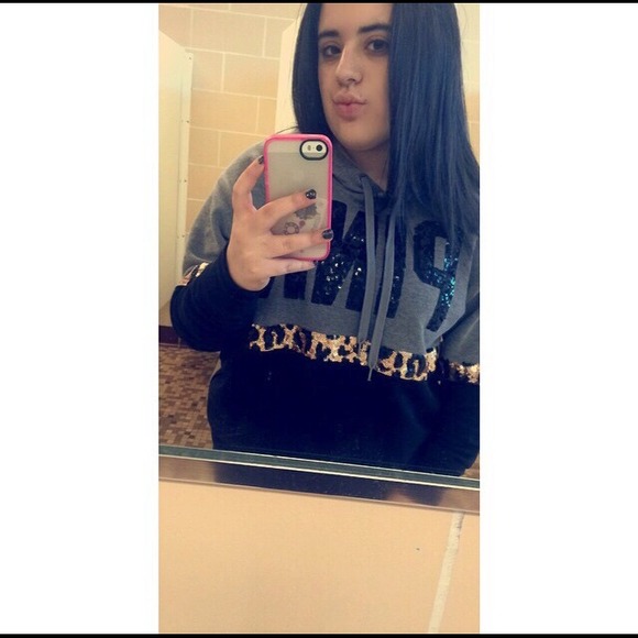 Profile Picture of Lizzie Cuccaro (@lizziecucs) on Poshmark