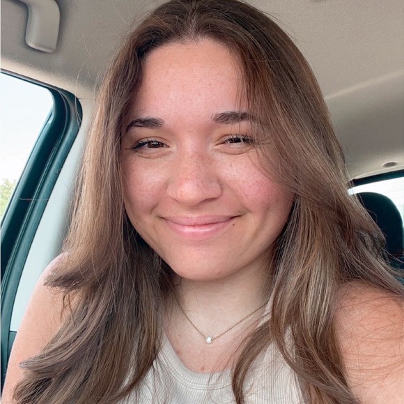 Profile Picture of Mckenzie Kasner (@kasnerm) on Poshmark