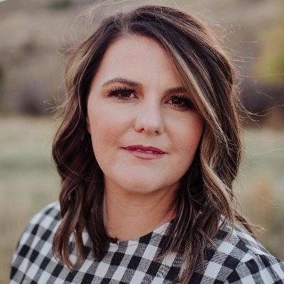 Profile Picture of Krystal Hansen (@SimplyGirlyBlog) on Twitter