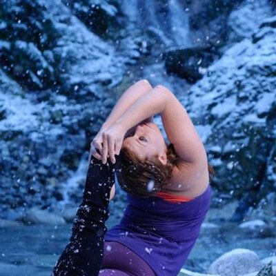 Profile Picture of Amy Langton Yoga (@AmyLangtonYoga) on Twitter