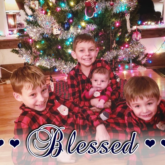 Profile Picture of Bo Andrews (@boandrews) on Poshmark