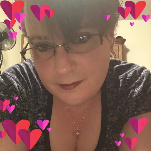 Profile Picture of Amy Parrack (@amyparrack) on Poshmark