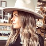 Profile Picture of Alli | Hand Tied Extensions (@its.me.alliroberts) on Instagram