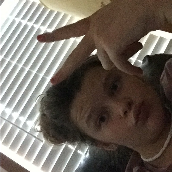 Profile Picture of Jessica Odstrcil (@yeeeyeet) on Poshmark