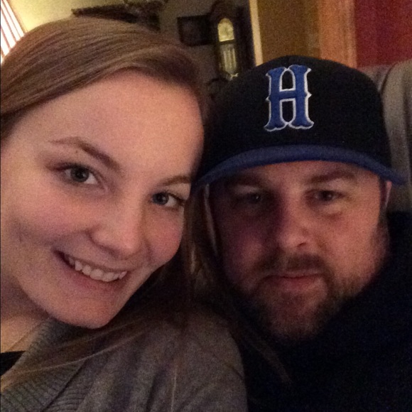 Profile Picture of Amanda Kinsey (@amandak0625) on Poshmark