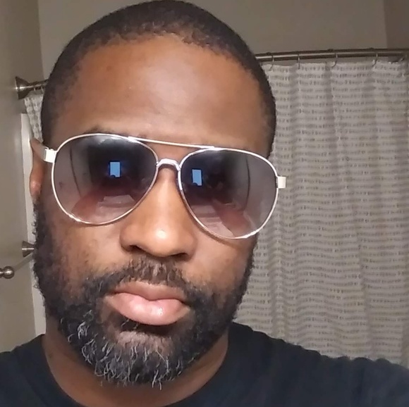 Profile Picture of John Huggins (@huggins8080) on Poshmark