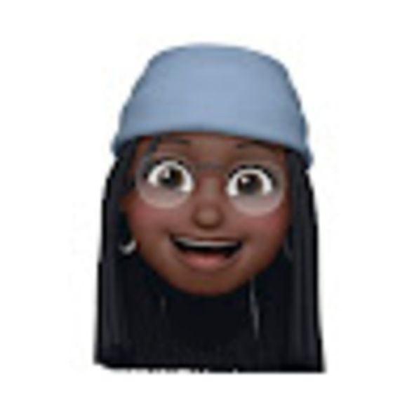 Profile Picture of Cassandra Ross (@cassandraros729) on Poshmark