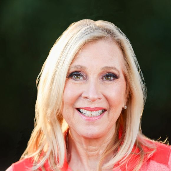 Roberta Haselkorn - Poshmark Profile Picture of Roberta Haselkorn (@bodyformula) on Poshmark