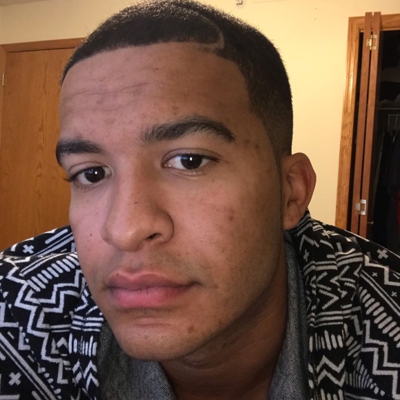 Profile Picture of Tyler Roby (@tylerroby) on Poshmark