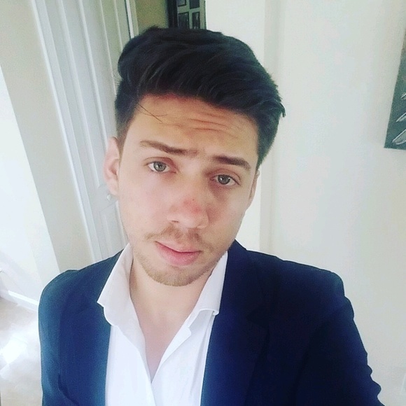 Profile Picture of Alexander Cuevas (@medix94) on Poshmark