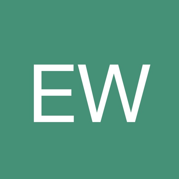 Profile Picture of Elizabeth Weinig (@eweinig) on Poshmark
