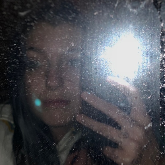 Profile Picture of Julia Burnor (@juliaburnor) on Poshmark