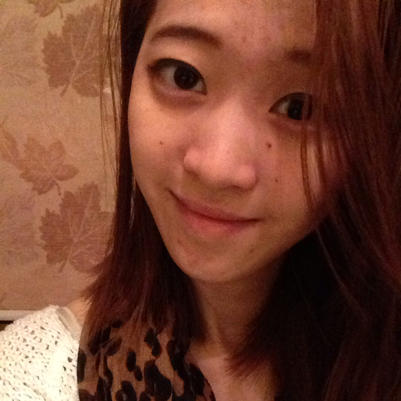 Profile Picture of Alice Tseng (@aliceeetsenggg) on Poshmark